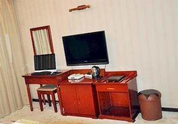 Dongfang Hotel Harbin Bagian luar foto