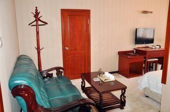 Dongfang Hotel Harbin Bagian luar foto